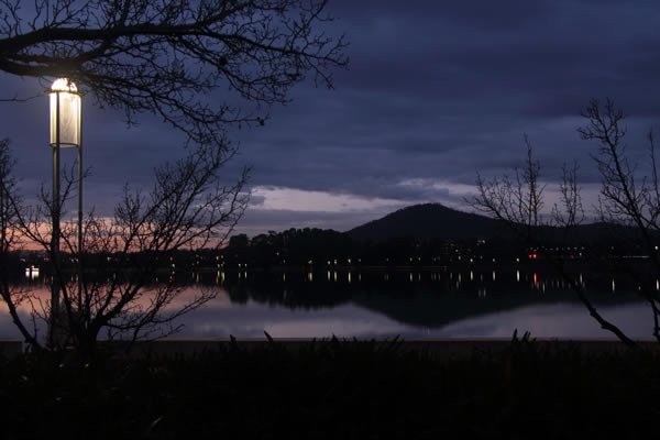 glen-pure-the-lake-from-questacon