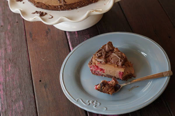 Merry Maker Sisters Recipe Share: Paleo Raw Chocolate Raspberry Cake