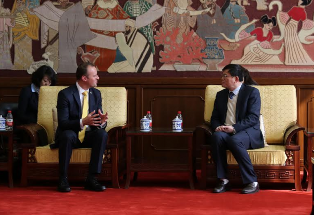 Chief Minister Andrew Barr meeting with National Library of China Director, Dr HAN Yongjin