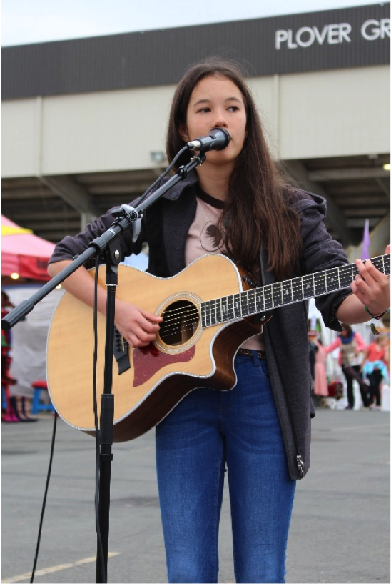 lucy sugarman busks