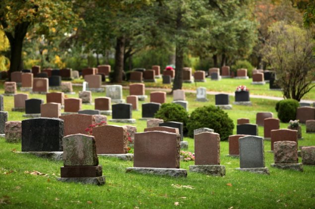 Government flags use of renewable tenure of burial sites to relieve pressure on ACT's cemeteries