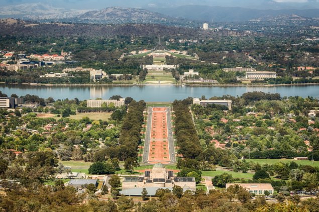 mount ainslie view over parliament house and war memorial canberra