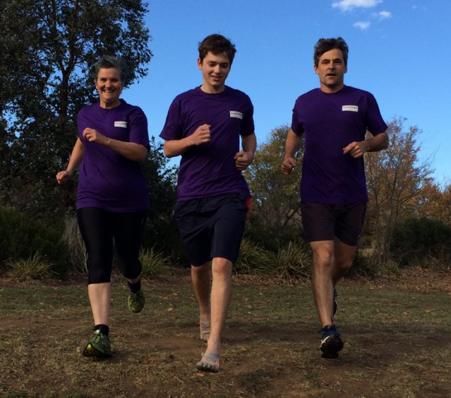 Canberra family to run half-marathon to fund domestic violence services in PNG