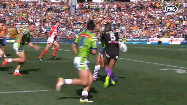 Joey Leilua's back flick pass. Photo: FoxSports