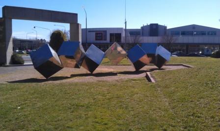 Bert Flugelman's Tumbling Cubes, Belconnen Town Centre