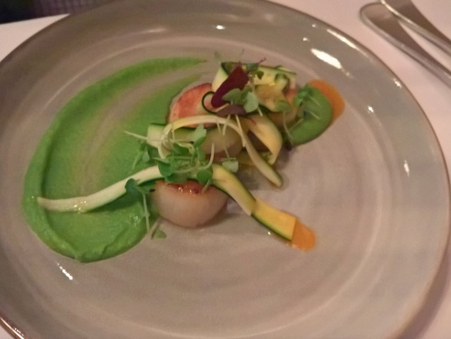 Scallops with pea puree