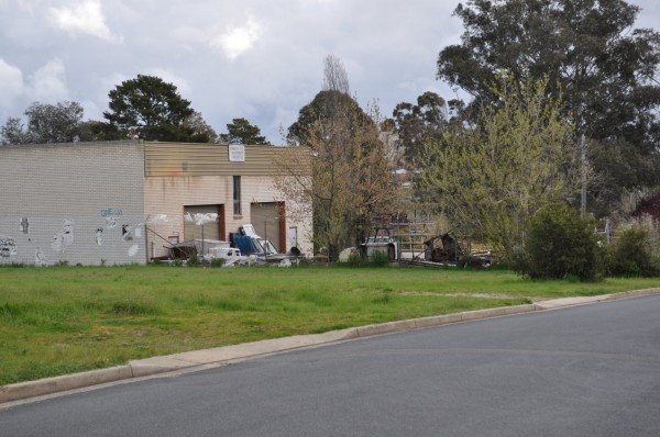 White warehouse, Oaks Estate