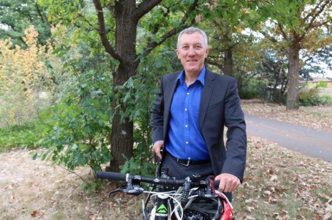 Pedal Power gives ALP, Greens a 'pass' grade on cycling