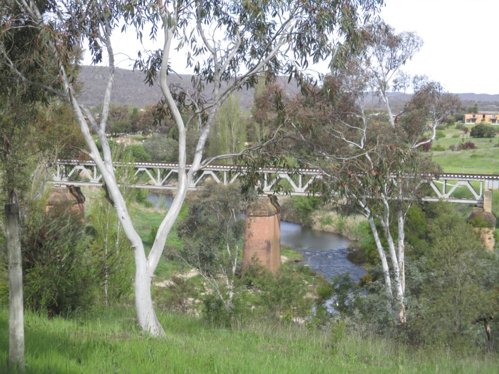 rail-bridge-over-molonglo-river