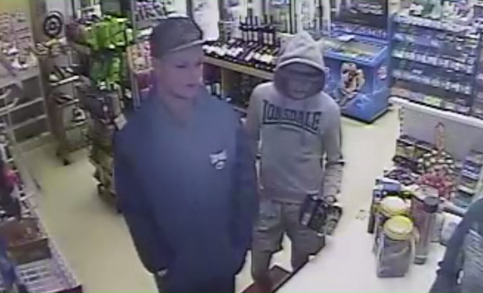 Youths hold up North Lyneham Minimart with whopper knife