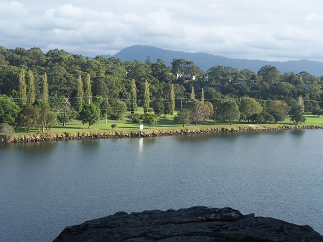 View along the Shoalhaven River to Great Dividing Range