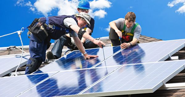 $4 million grants program to help Canberra households store solar energy