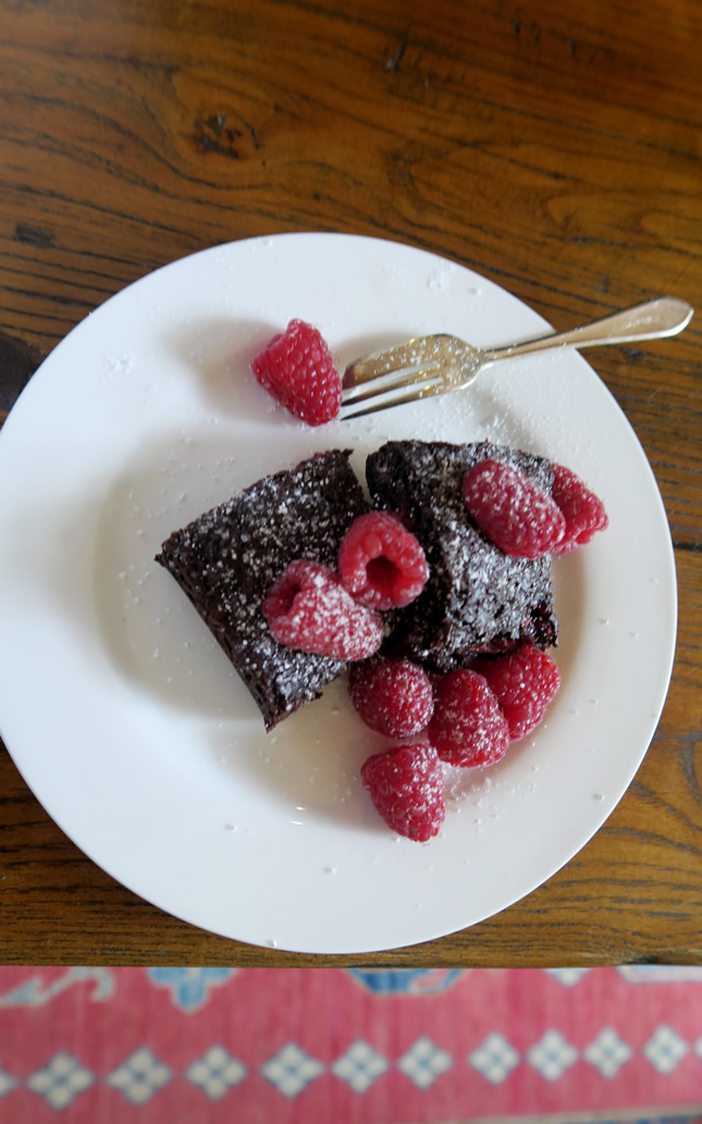 From the Kitchen: Chocolate brownies with raspberries