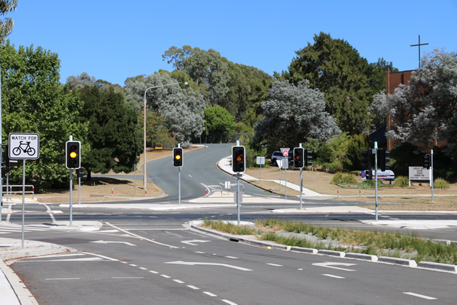 Melrose Drive traffic lights