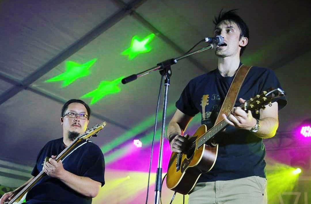 Thady O'Connor and Richie performing in Goulburn. Photo: Peter Oliver.