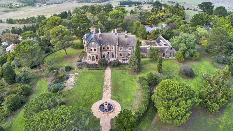 Goulburn’s version of Downton Abbey up for sale