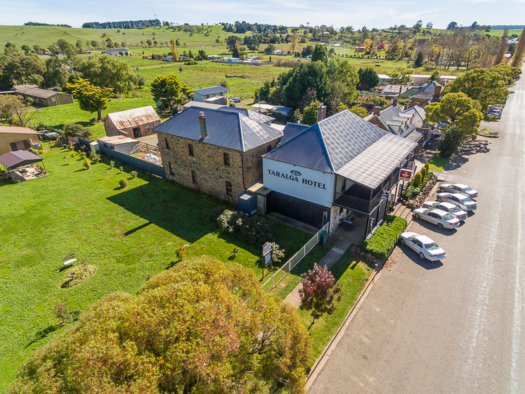 Dream country pub in Taralga goes under the hammer next Friday