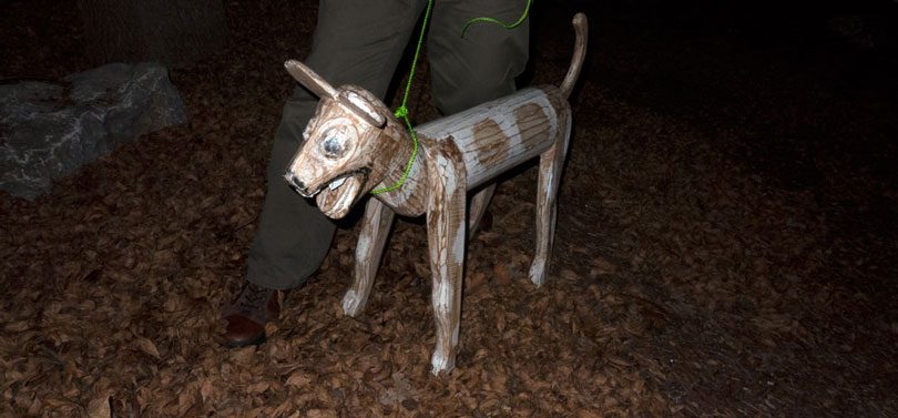 wooden dog image.