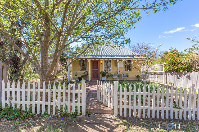 Picture-book period cottage with white picket fence on the market in Braidwood