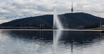 New laws clear way for more powered boats on Canberra's lakes
