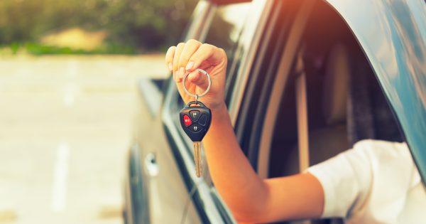 Buying a first car without blowing the budget: 3 practical tips for parents