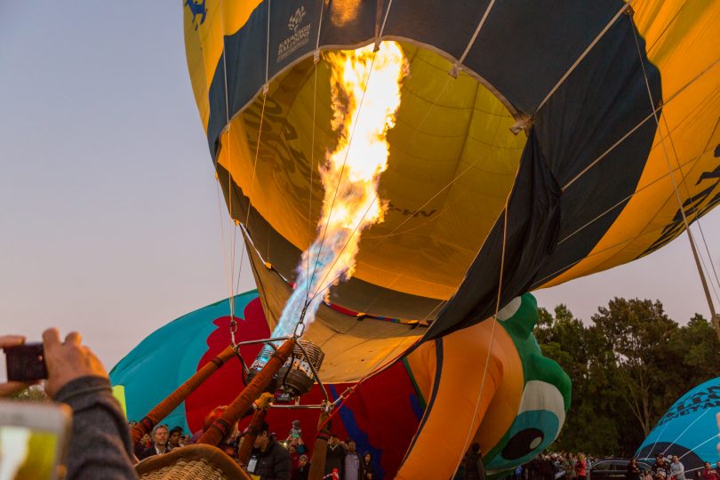 Hot air balloon 