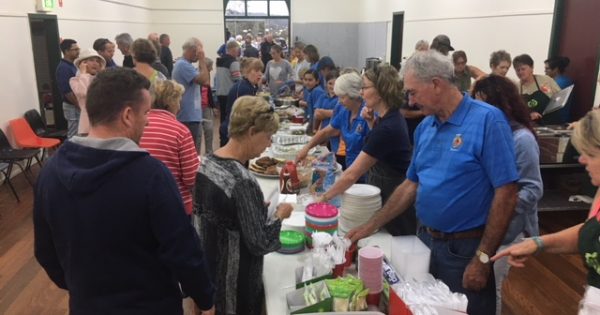 Tathra Bushfire Evacuation Centre closes having housed huge generosity
