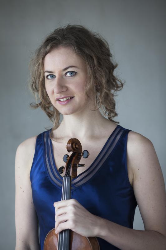 Photograph of violinist Cecilia Bernardini