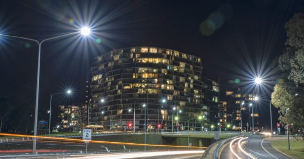 Over a quarter of Canberra's streetlights now LED lamps