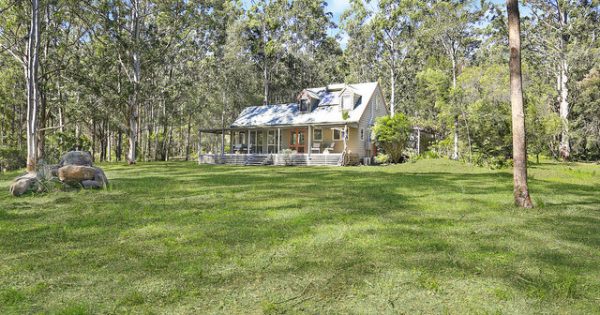 Kangaroo Valley hideaway has character-laden home and studio for nature lovers