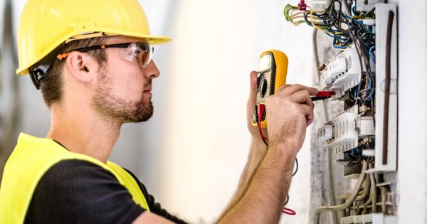 Government program sparking the next generation of electrician apprentices