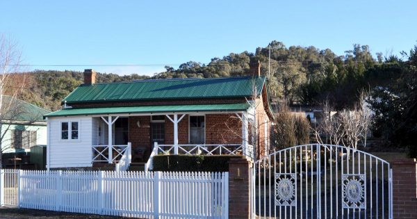 Affordable federation home on the market in the gateway to the Snowy Mountains