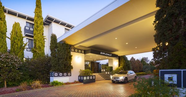 Canberra’s iconic Diplomat Hotel celebrates $2 million renovation by helping with emergency accommodation