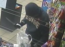 Police look to identify knife-wielding man who robbed Dickson petrol station