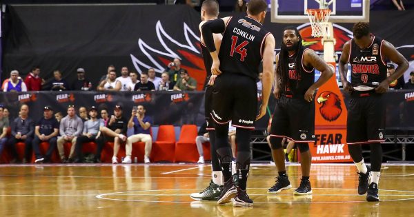 ACT Government sign deal with Illawarra Hawks to bring NBL action back to Canberra