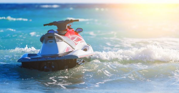How to get your jet ski licence this summer