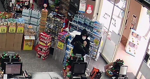 Police call for witnesses after man robs Nicholls IGA at gunpoint