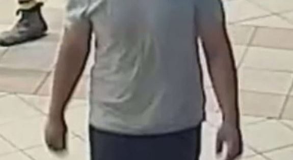 Police release CCTV footage of man stealing cash register and beer from Calwell shopping centre