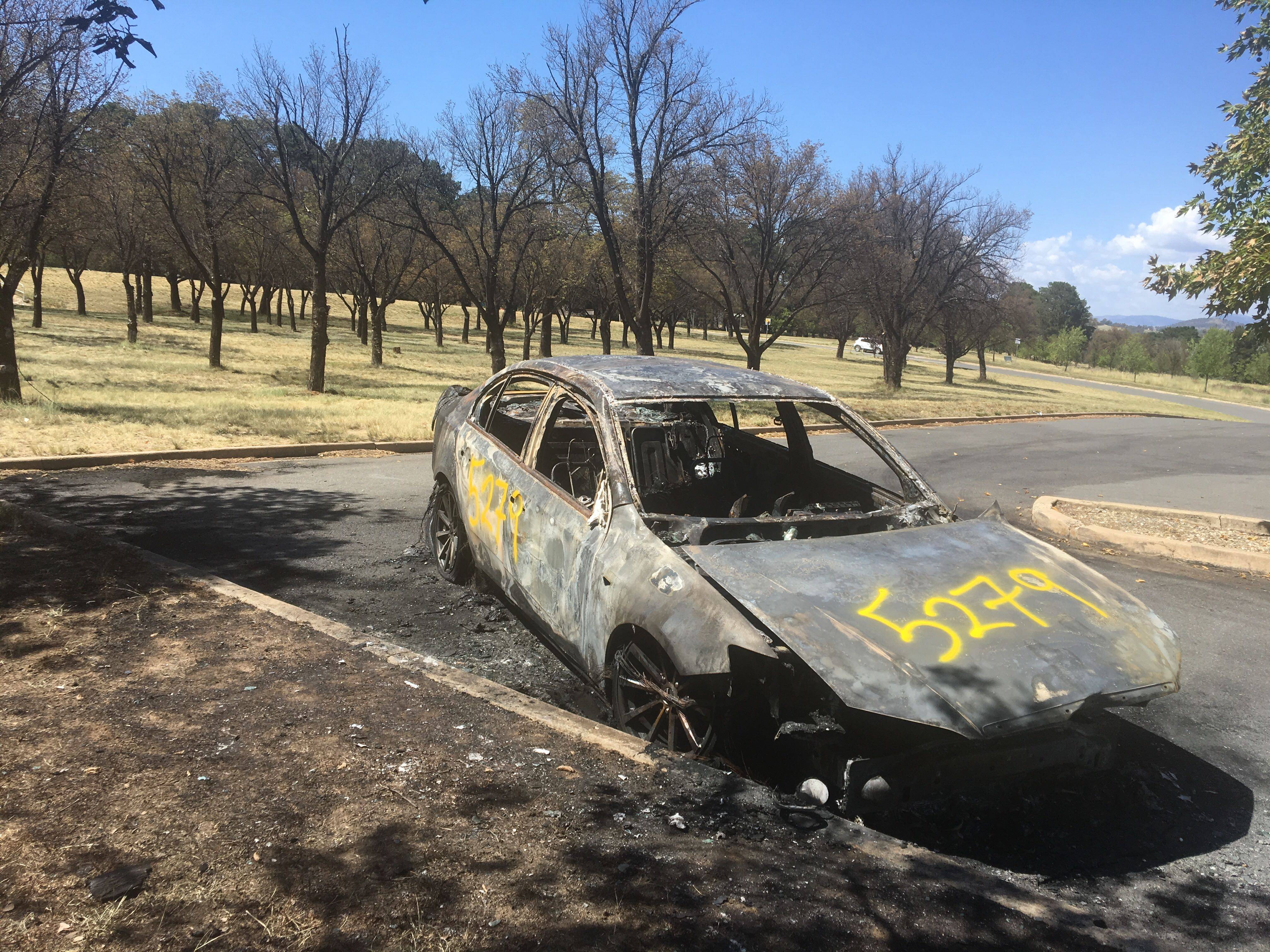 Police union believes car arsonists are working as a group