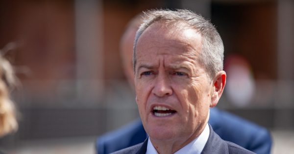 Shorten in peak form running commentary on royal commission