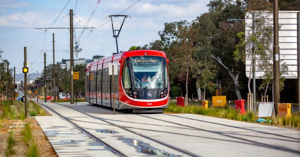 Light rail construction ride has lessons for Stage 2, report finds