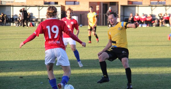 Canberra FC and Tigers play enthralling draw at Deakin Stadium