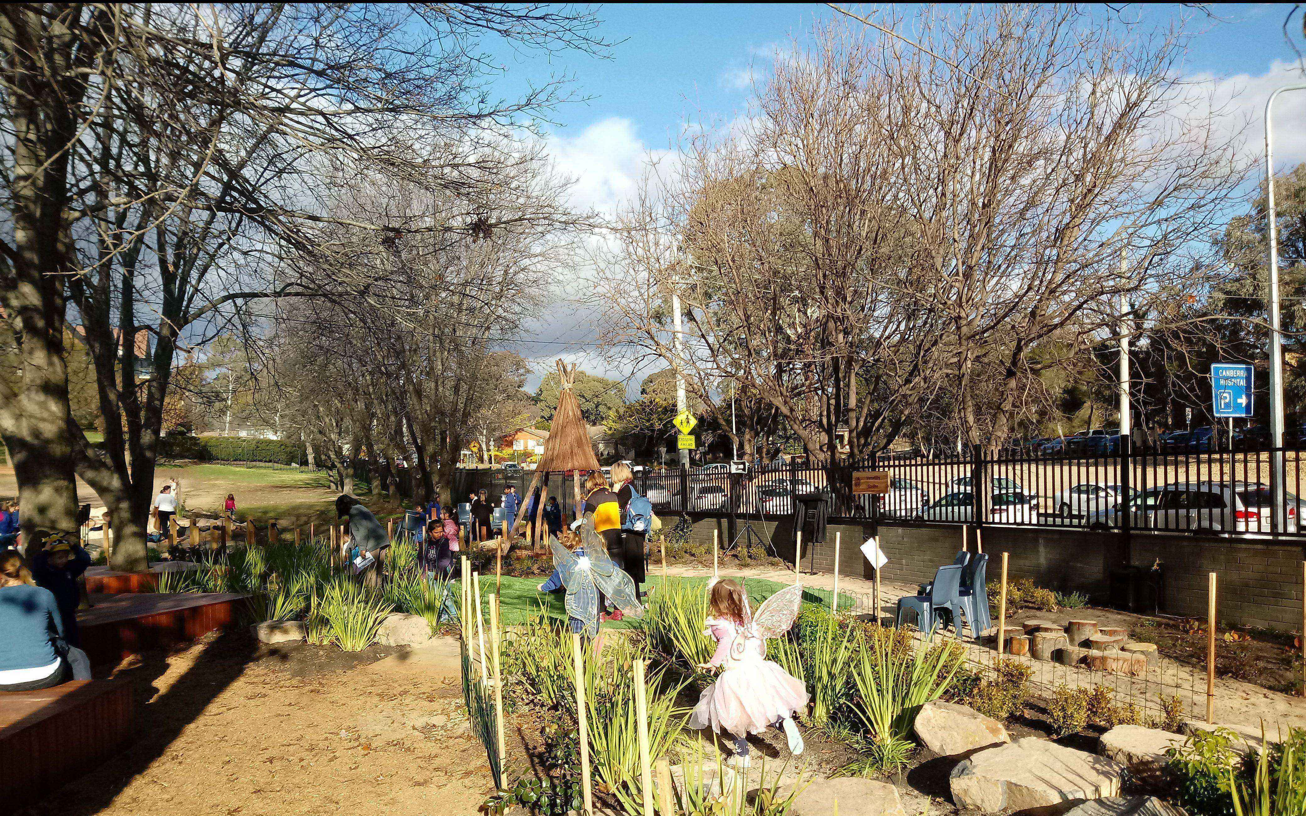 Garran Primary's new children's garden a place to invigorate the senses