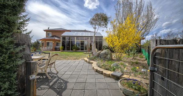 Stately and secluded Jindabyne home for sale 35 minutes from the ski fields