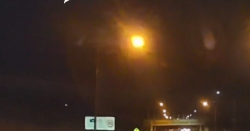 Bright meteor falling through Canberra skies captured on dashcam