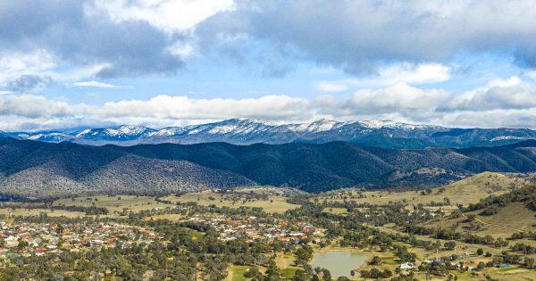 Parched ACT's winter of extremes was warmer than average despite snow