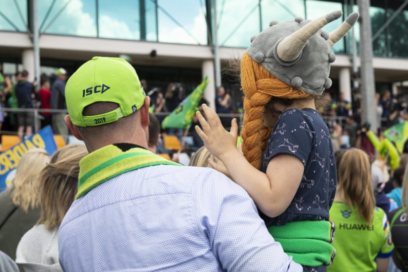 Crowd welcomes home the Raiders