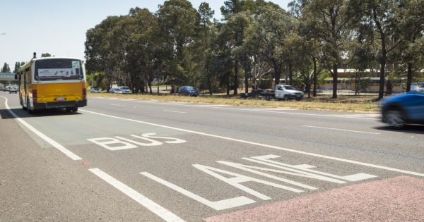 Police caution 100 drivers using bus lane during 30 minute blitz