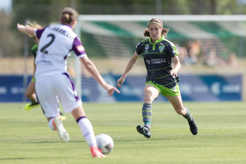 Canberra United vs Perth Glory Round 2 clash of the Westfield Women's National Football League (W-League) 2018/19 season. Final Score: Canberra 4 - 4 Perth. Match was played at McKellar Park in Canberra, ACT, Australia on Sunday 4 November 2018. #CBRvPER #WLeague #TheWomensGame. Photo by Ben Southall (@bsouthallau) | The Women's Game.
