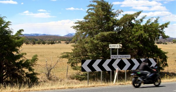 Kings Highway reopened near Bungendore after new fire breaks out